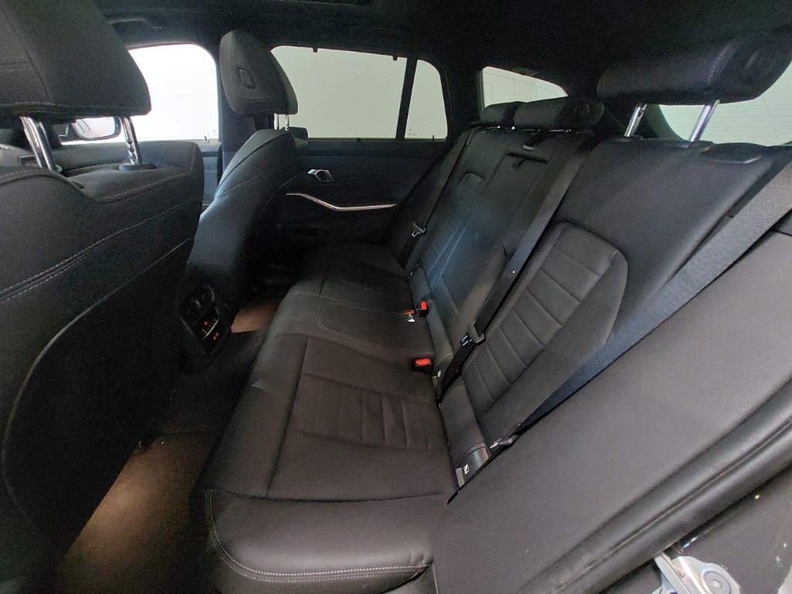 BMW 320d xDrive M Sport - Samsaru's Car Outlet