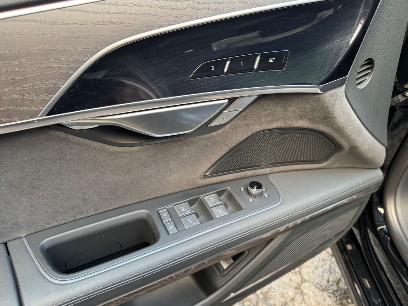 Audi A8 L 50 TDI Lang quattro S-Line Black - Samsaru's Car Outlet