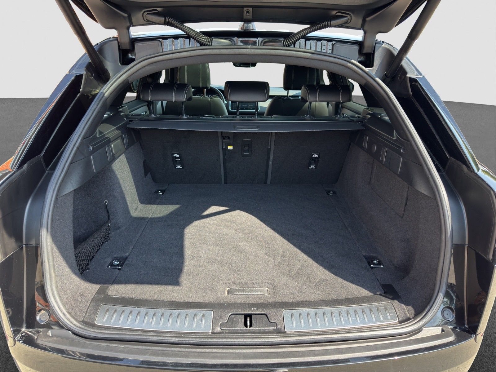 Range Rover Velar P250 R-Dynamic SE - Samsaru's Car Outlet