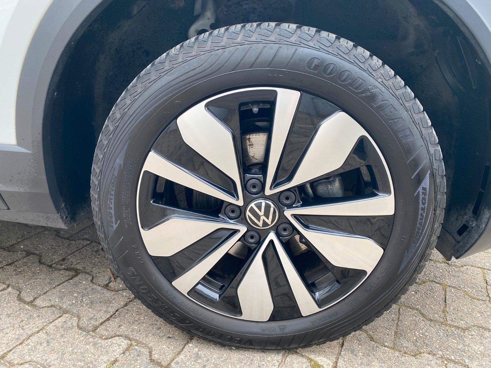 Volkswagen T-Roc Move - Samsaru's Car Outlet