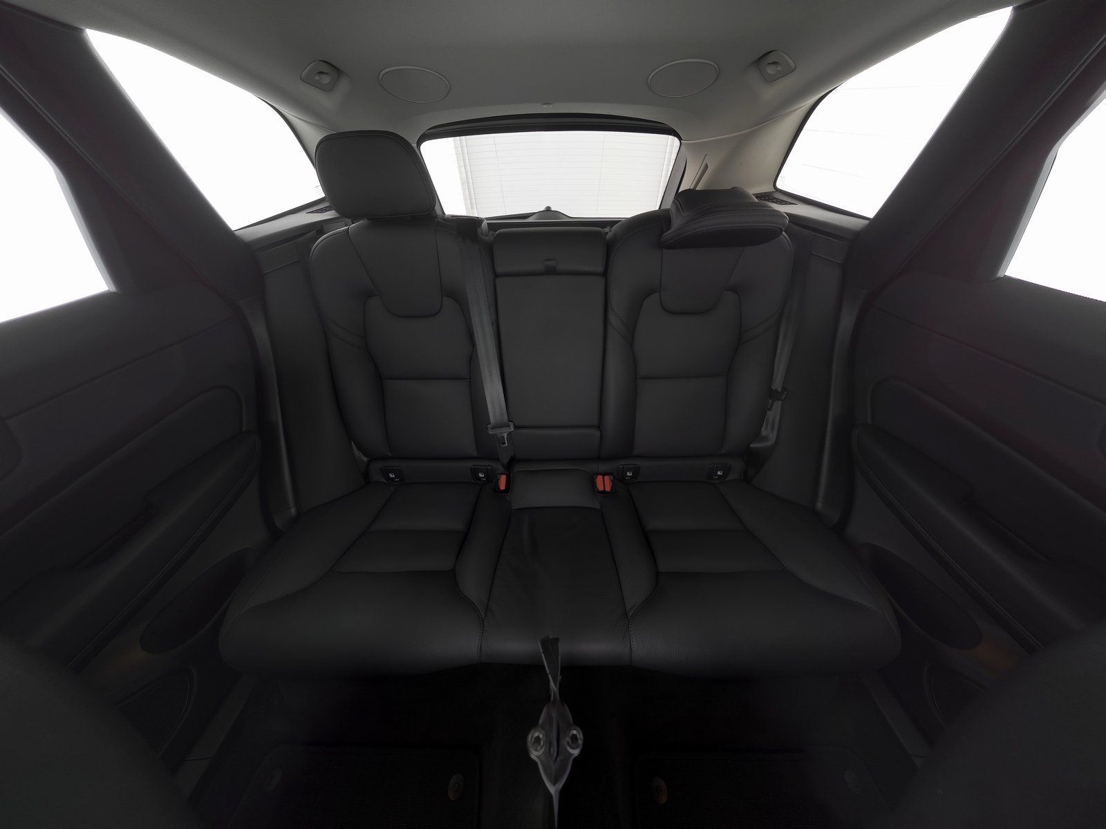 Volvo XC60 B4 AWD Geartronic Plus Dark ACC*BLIS*LEDER