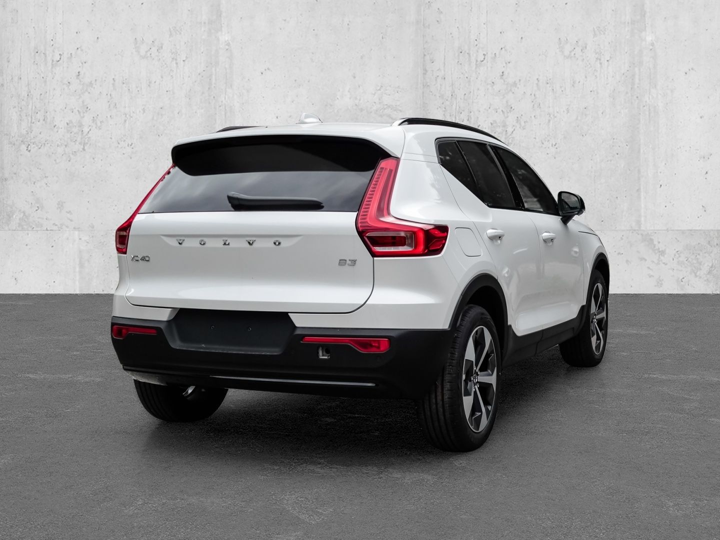 Volvo XC40 B3 Benzin Plus Dark - Samsaru's Car Outlet
