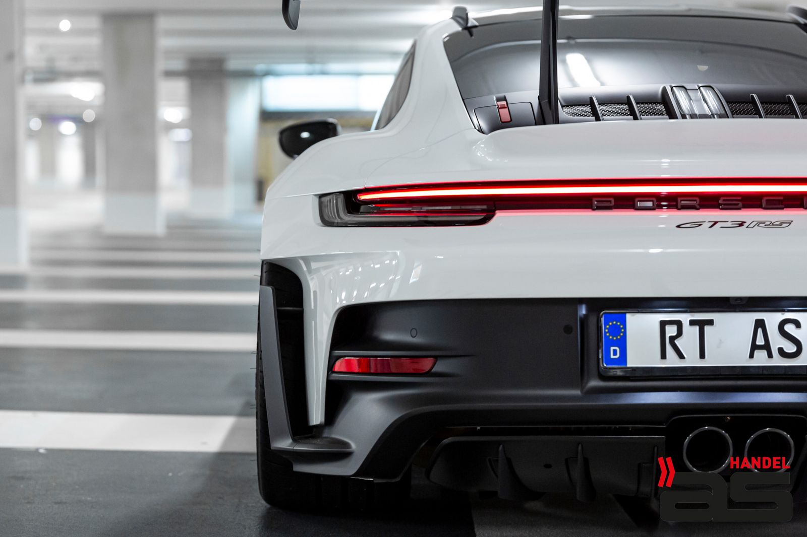 Porsche 911 992 GT3 RS - Samsaru's Car Outlet