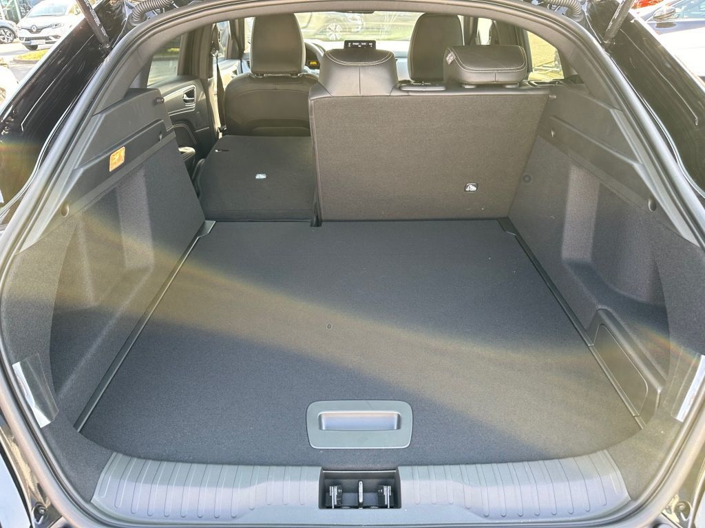 Renault Arkana TECHNO E-Tech Full Hybrid 145 - Samsaru's Car Outlet