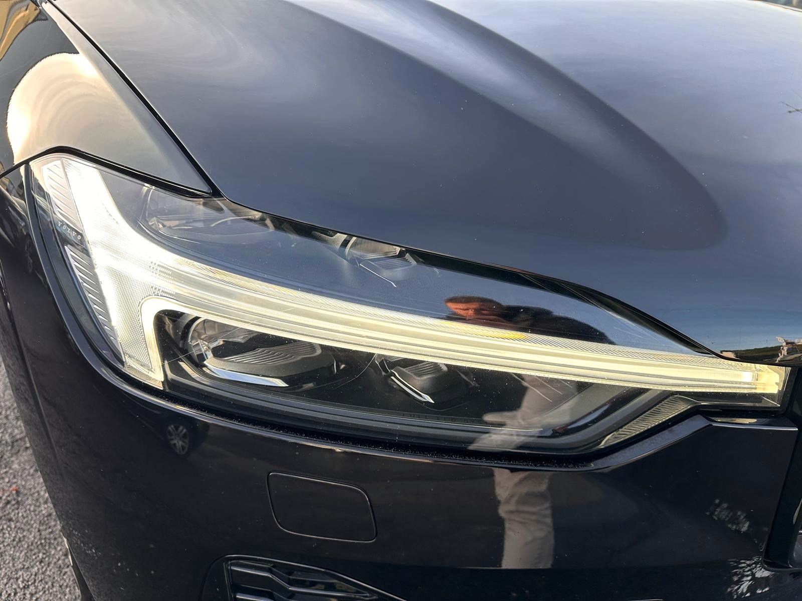 Volvo XC60 B4 AWD R Design AHK,ACC,Standh,Kam