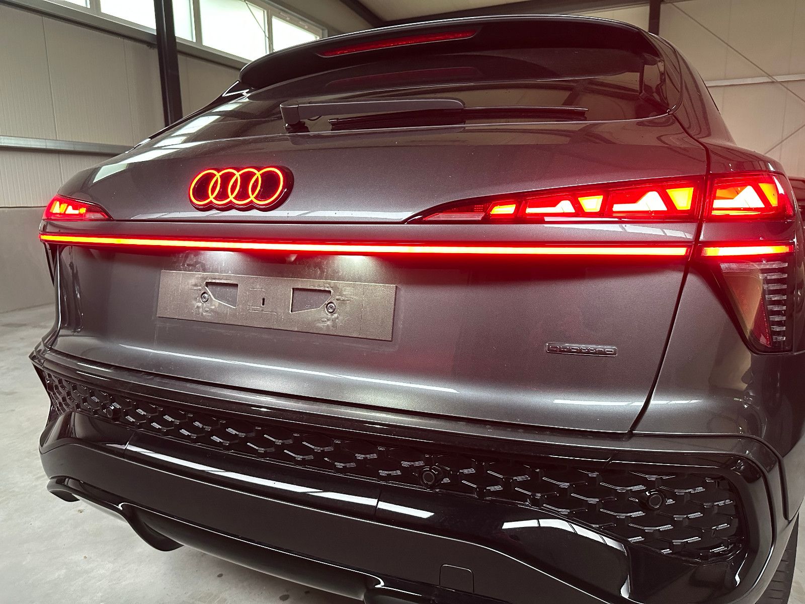 Audi Q3 Sportback TFSI quattro S line PANO LEDER AHK