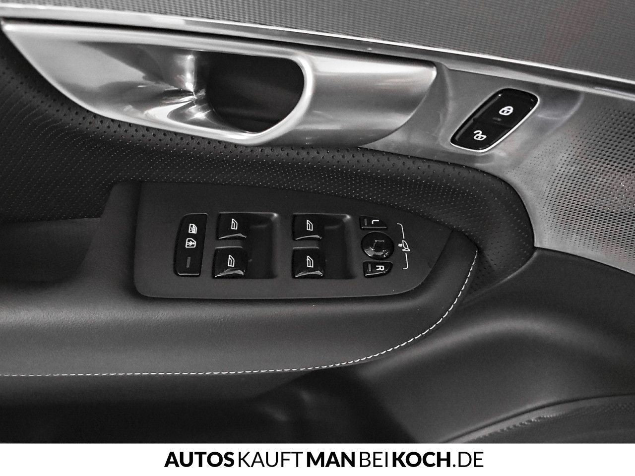 Volvo XC90 B5 AWD UltimateBright PANO AHK STHz 360 HUD