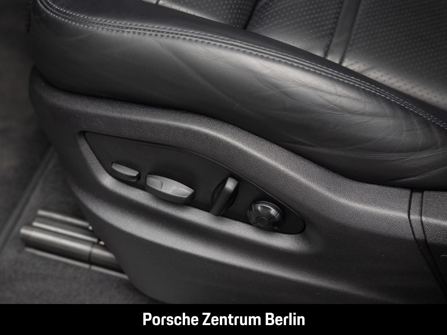 Porsche Cayenne S BOSE Panorama Luftfederung LED-Matrix