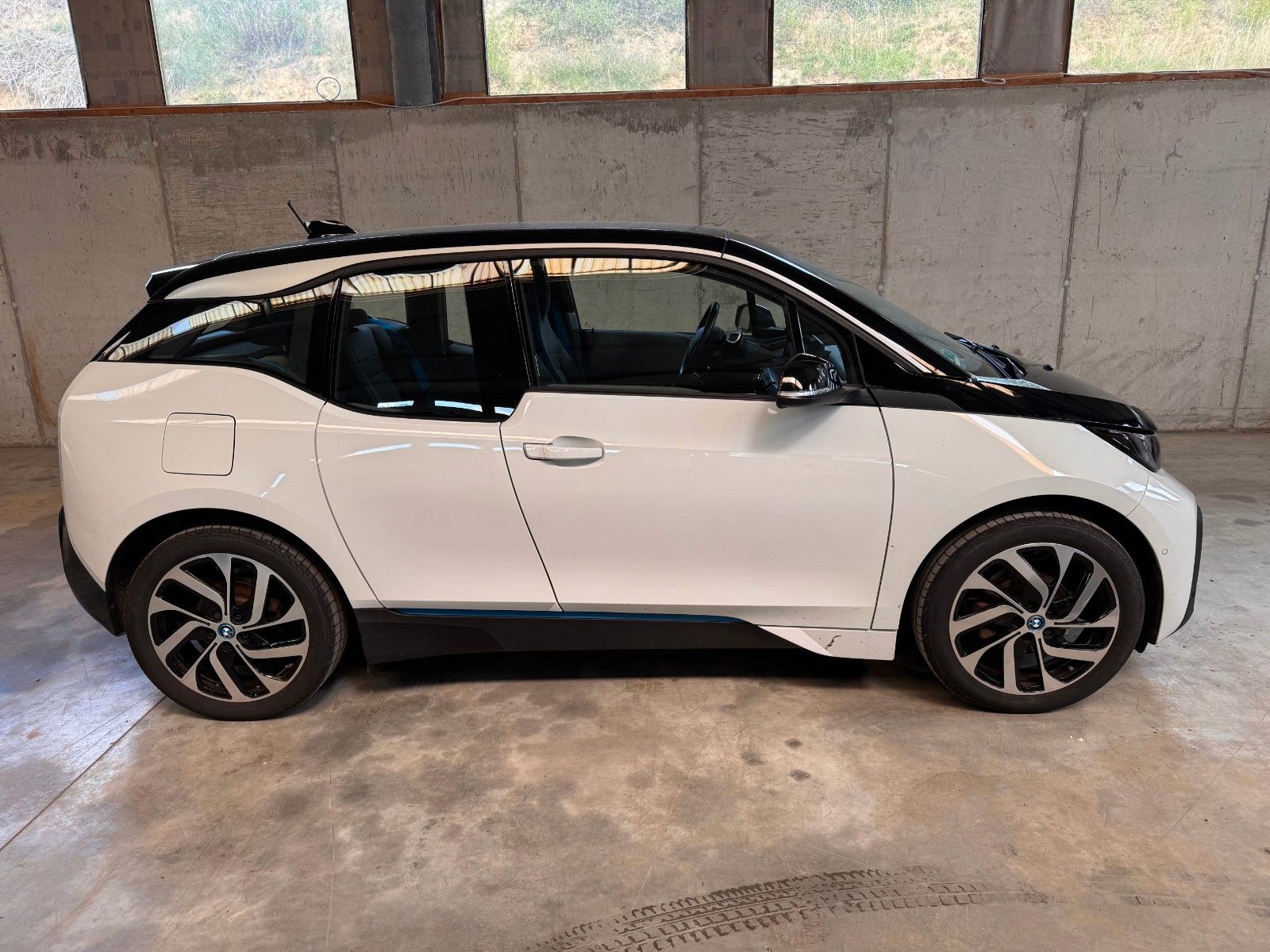 BMW i3 120AH - Samsaru's Car Outlet