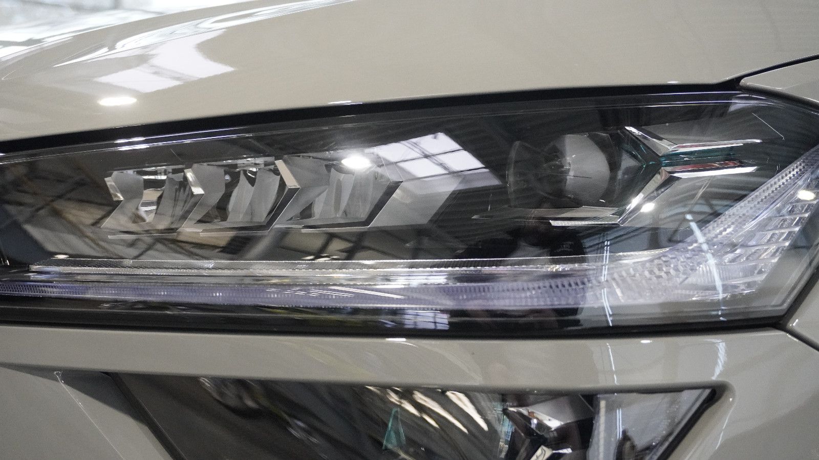Skoda Kodiaq 2.0 TDI 4x4 Sportline*AHK*PANO*STHZ*HEAD