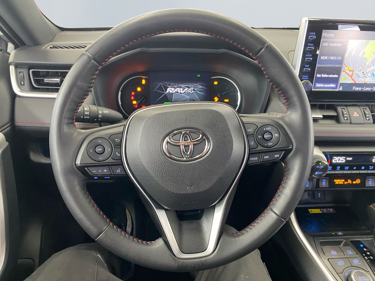 Toyota RAV 4 Plug-in-Hybrid - Samsaru's Car Outlet