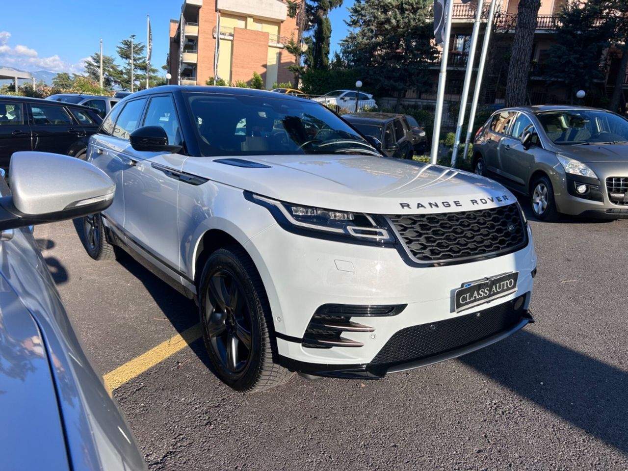 Range Rover Velar Range Rover Velar 2 - Samsaru's Car Outlet
