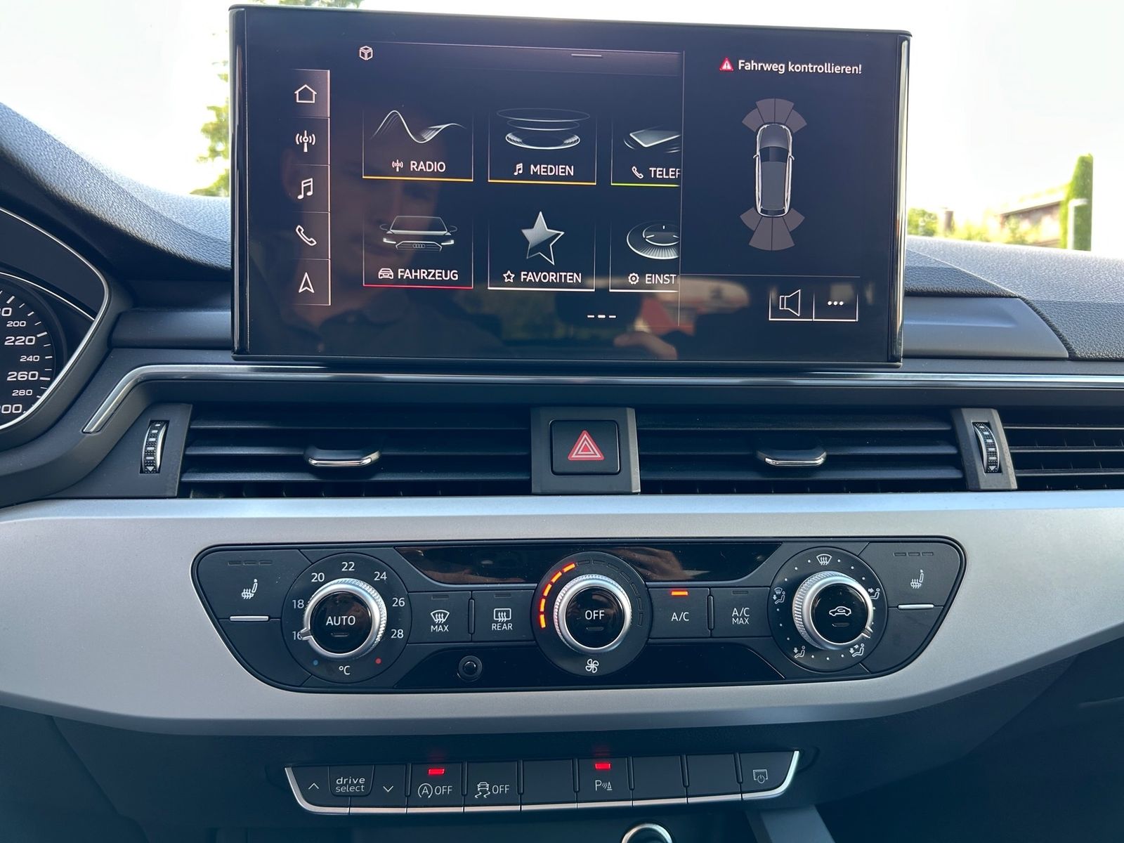 Audi A4 Avant 40 TFSI - Samsaru's Car Outlet