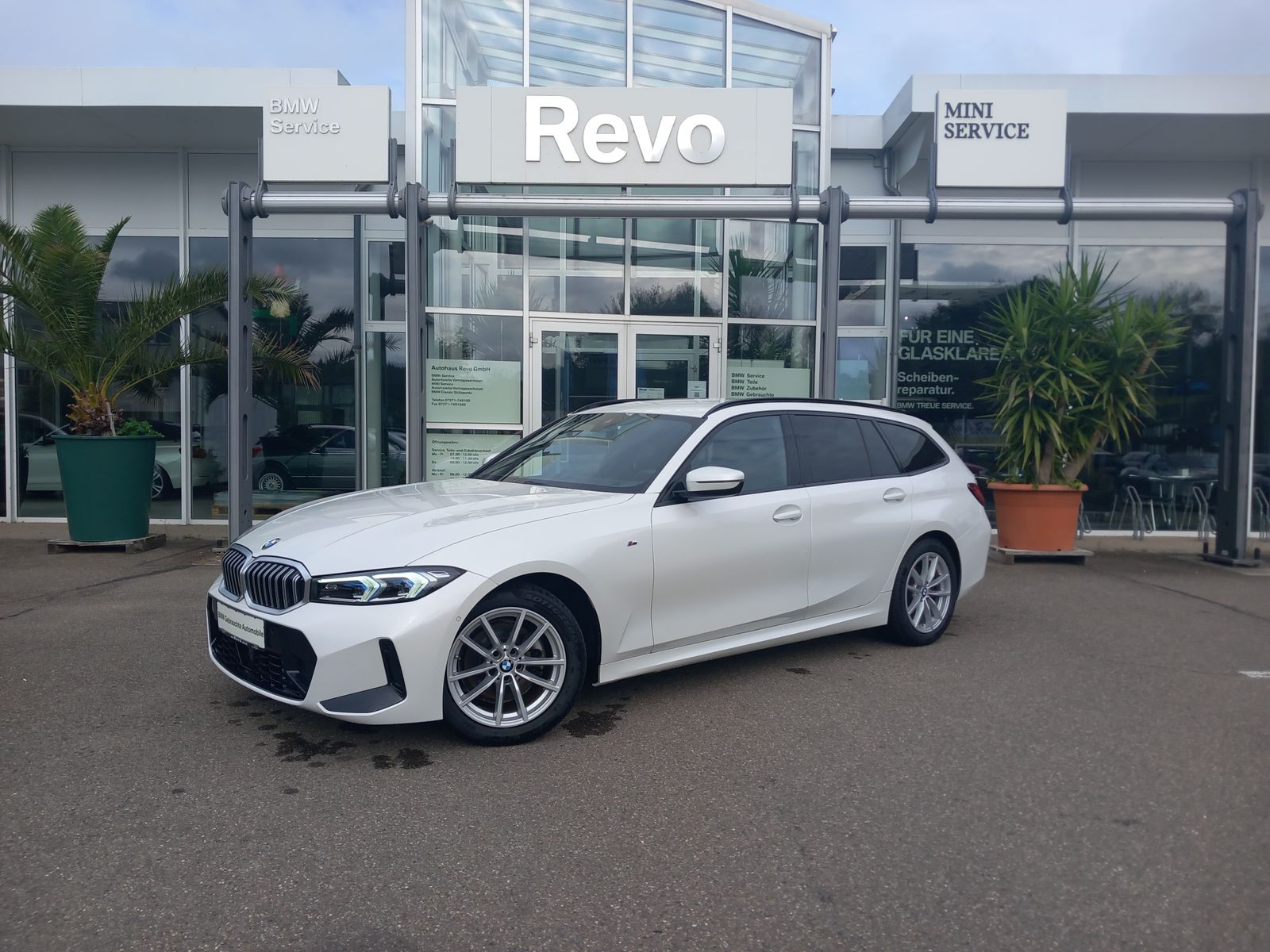 BMW 320d Touring xDrive M Sport - Samsaru's Car Outlet
