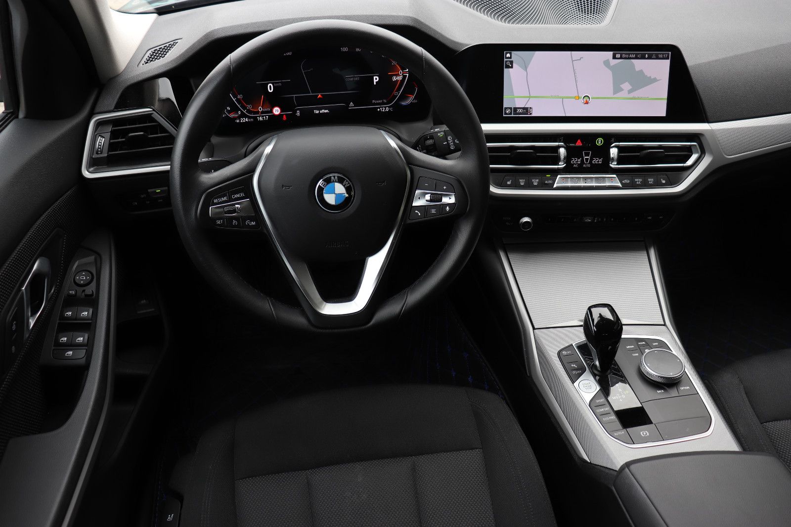 BMW 320i Touring Advantage - Samsaru's Car Outlet
