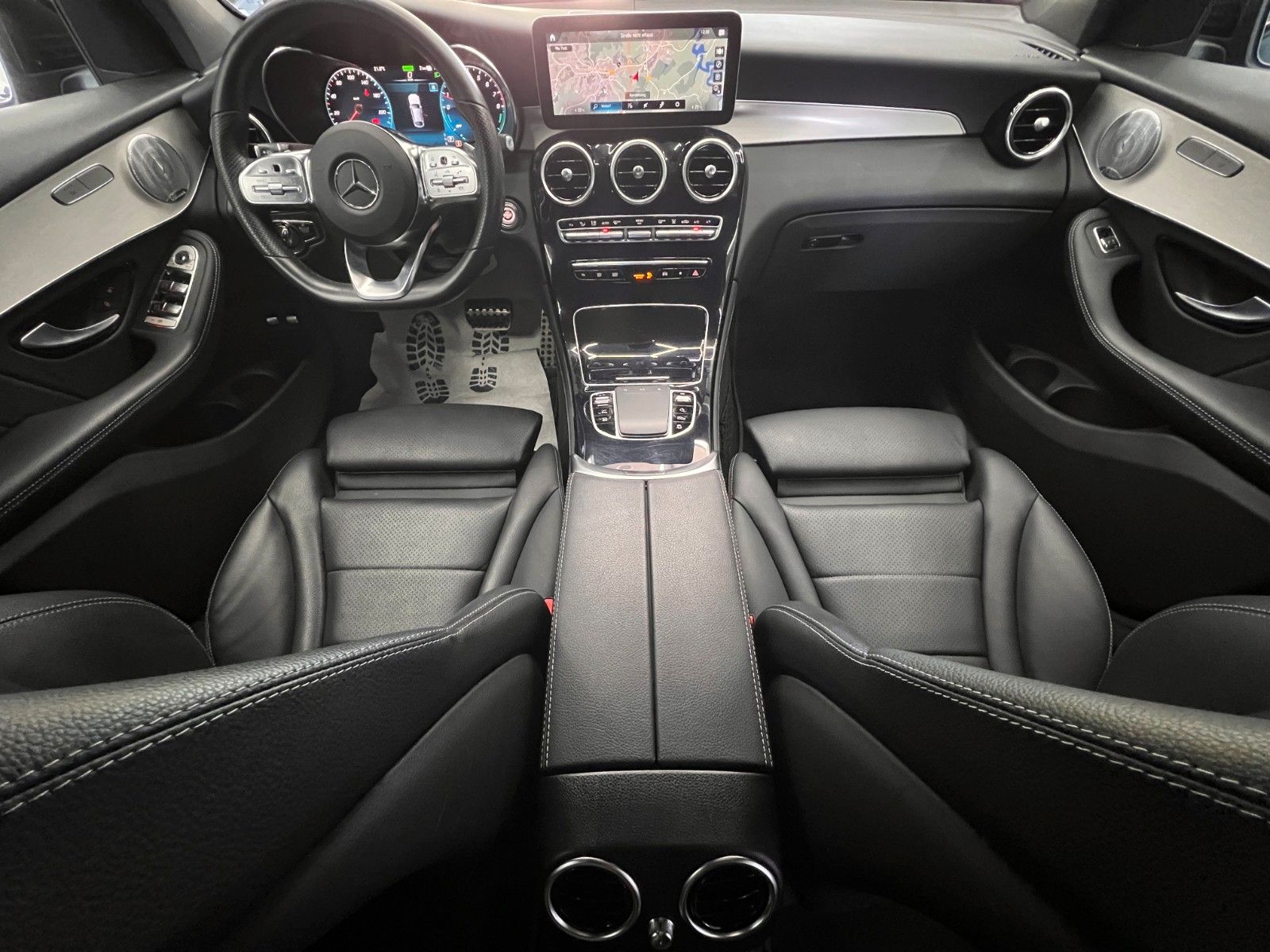 Mercedes-Benz GLC 300e 4M Coupé AMG - Samsaru's Car Outlet
