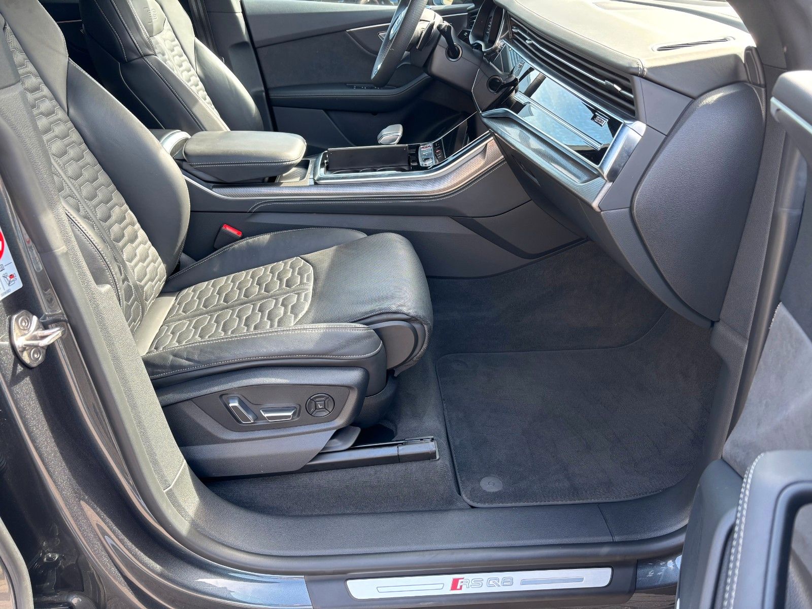 Audi RSQ8 Dynamik+*Keramik*B&O*Pano*Soft-Close*AHK*23