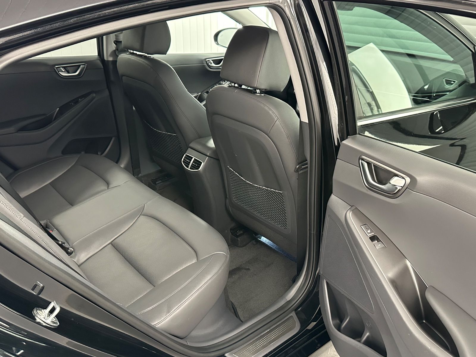 Hyundai IONIQ Prime Plug-In Hybrid - Samsaru's Car Outlet