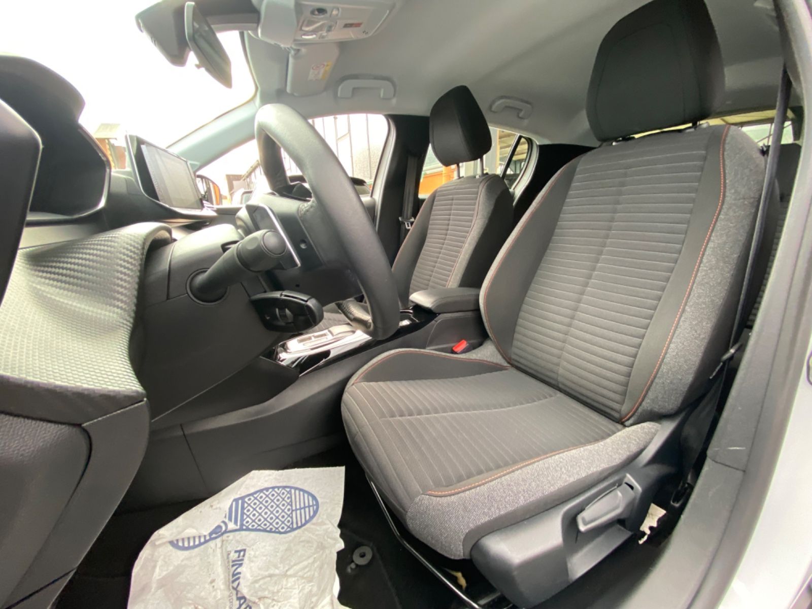 Peugeot 208 Active Pack - Samsaru's Car Outlet