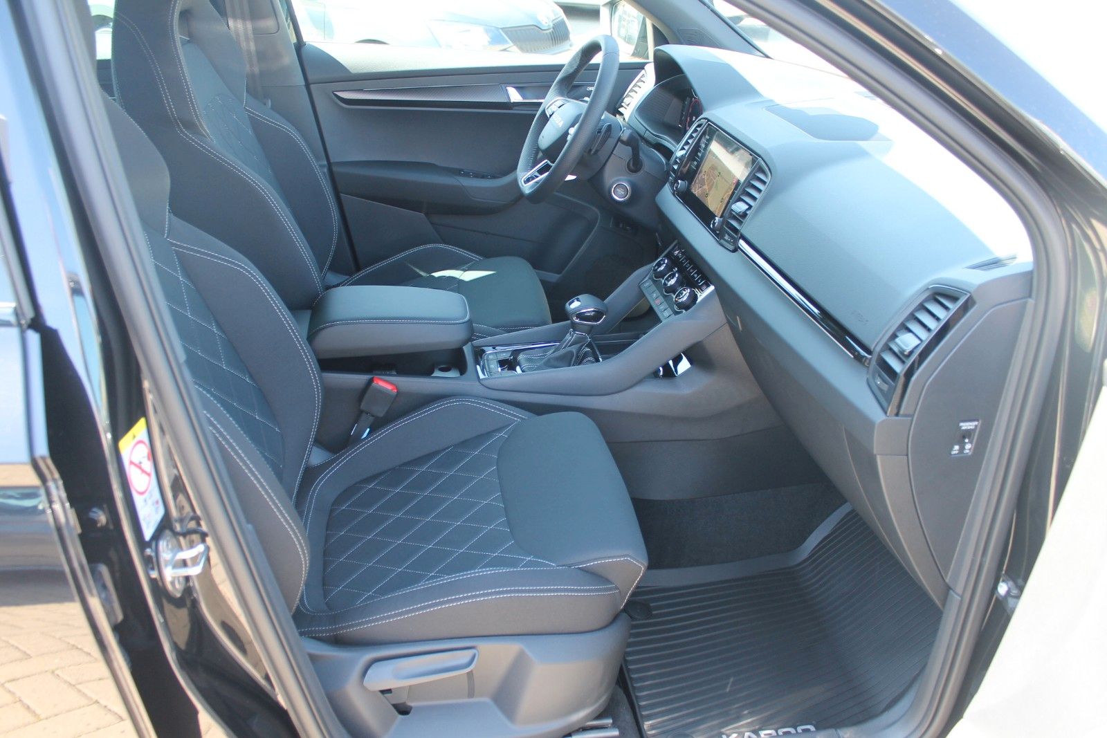 Skoda Karoq 1.5 TSI DSG Sportline AHK/NAVI/ACC/Canton