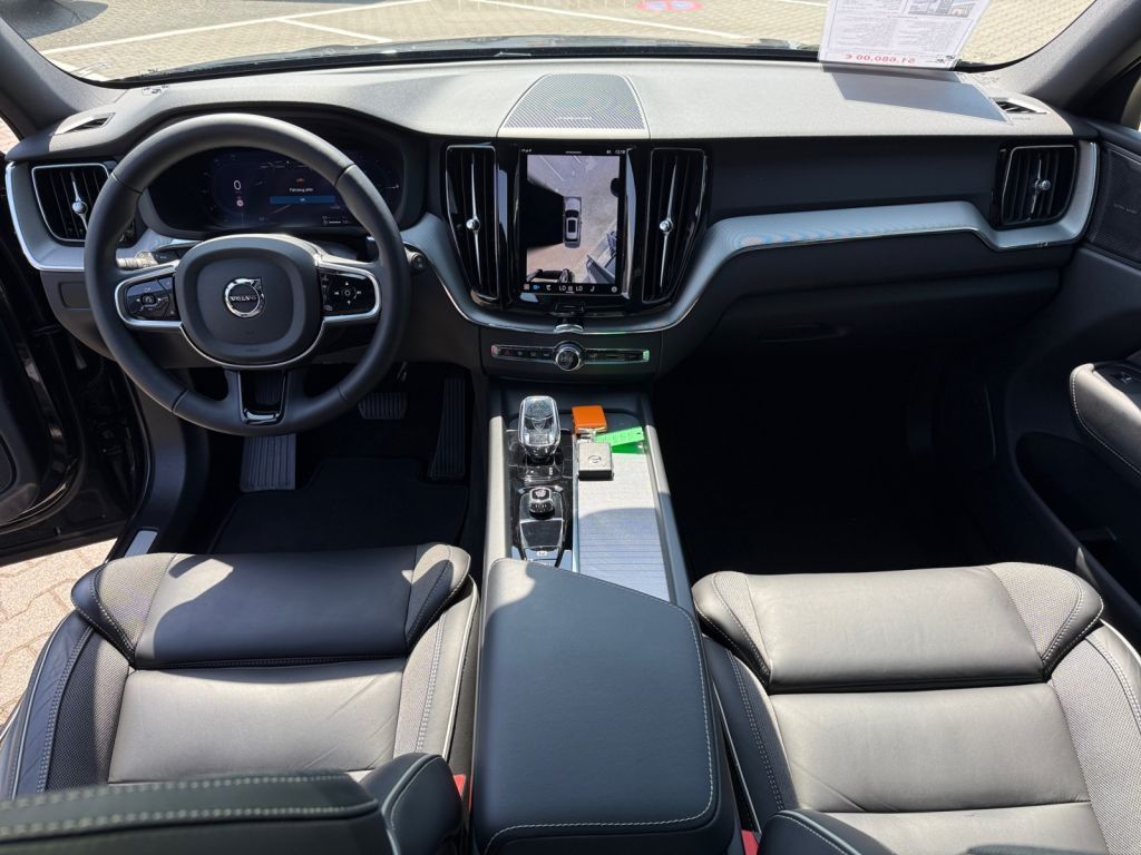 Volvo XC60 T8 AWD Plug-in Hybrid Plus - Samsaru's Car Outlet