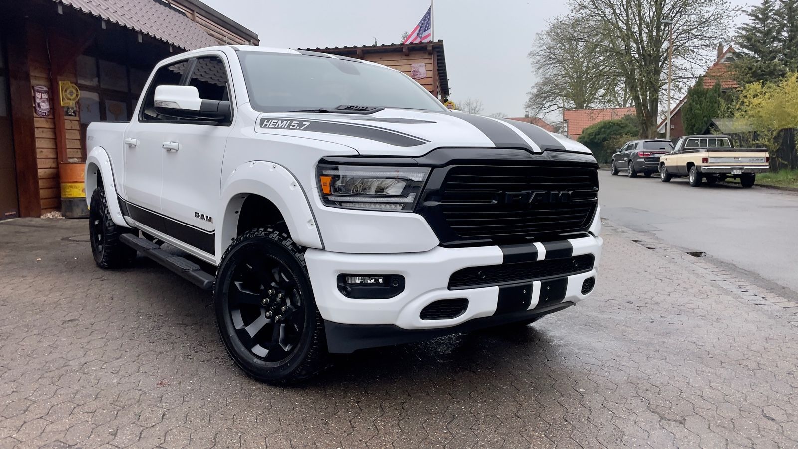 Dodge V8*4X4*OFF-ROAD*LARAMIE/SPORT*LED*AHK*GARANTE*