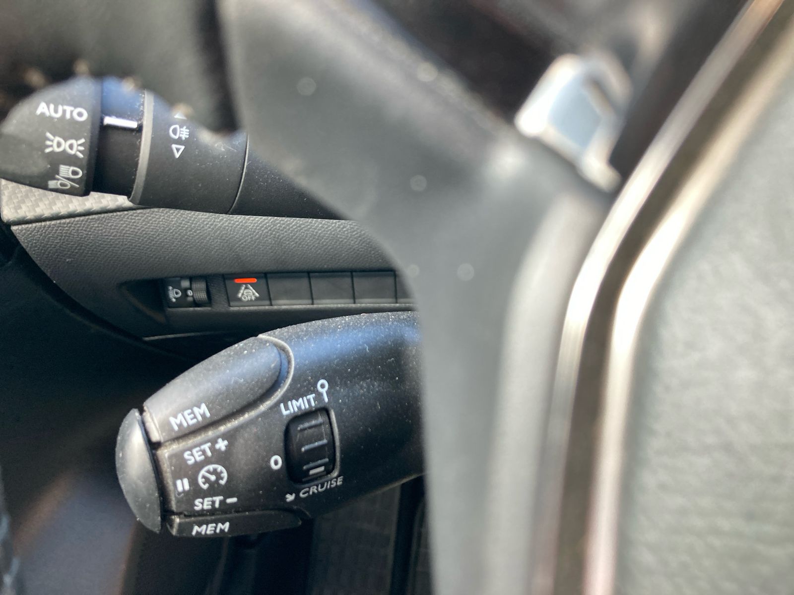 Peugeot 208 Elektro 136 Active - Samsaru's Car Outlet