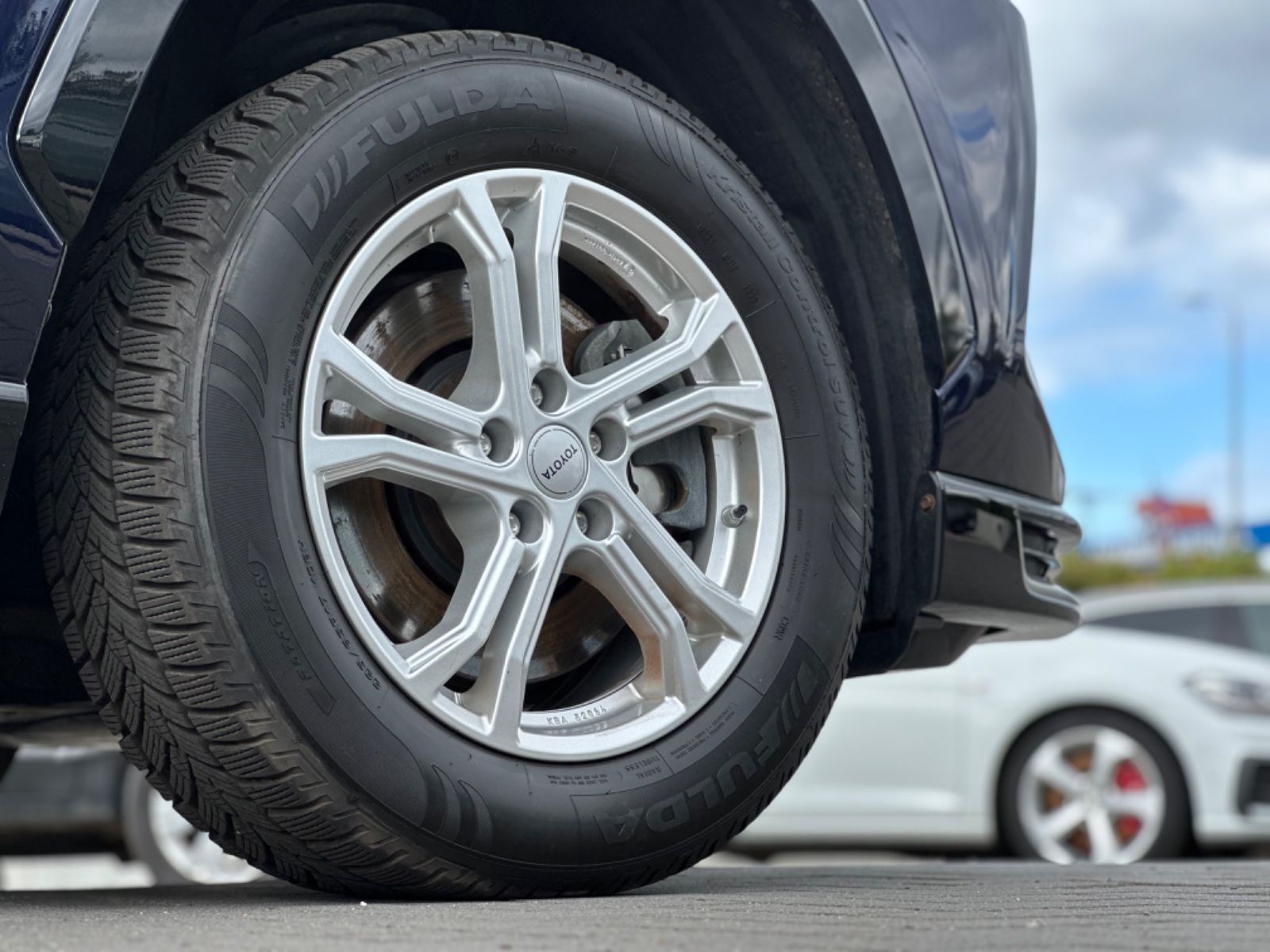 Toyota RAV 4 Plug-in Hybrid 4x4 Executive - Samsaru's Car Outlet