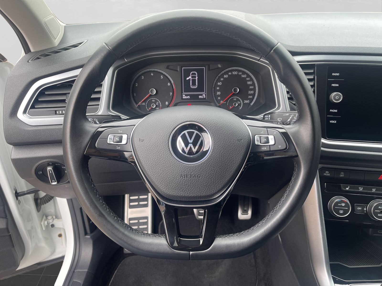 Volkswagen T-Roc 1.5 TSI Active - Samsaru's Car Outlet