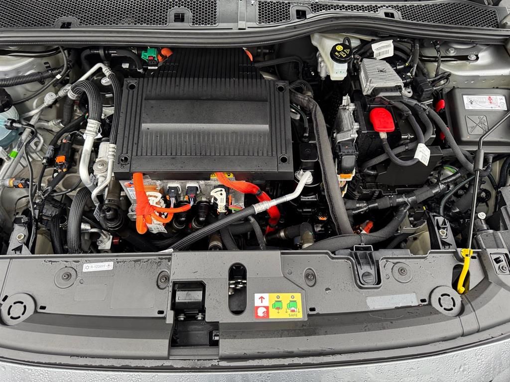 Peugeot e-208 Allure - Samsaru's Car Outlet