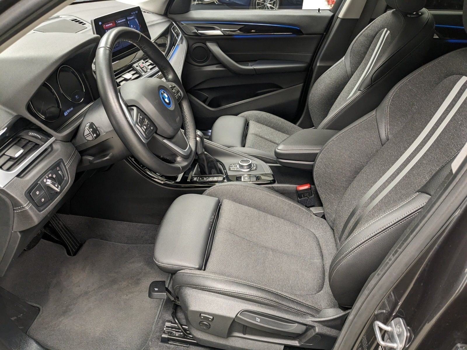 BMW X1 xDrive25e Sport Line - Samsaru's Car Outlet