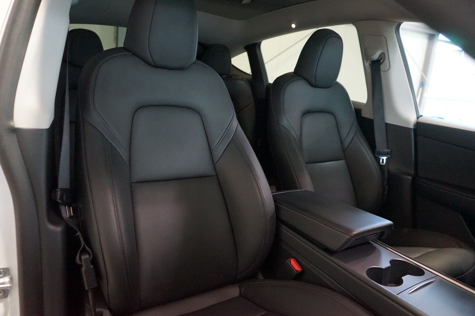 Tesla Model Y Long Range DualMotorAWD Autopilot 92%SoH