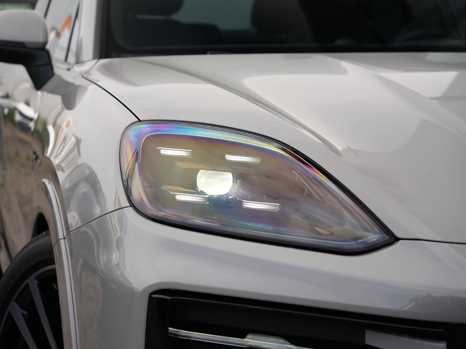 Porsche E-Hybrid Coupé SPORTDESIGNPAKET-ACC-MASSAGE-VOLL