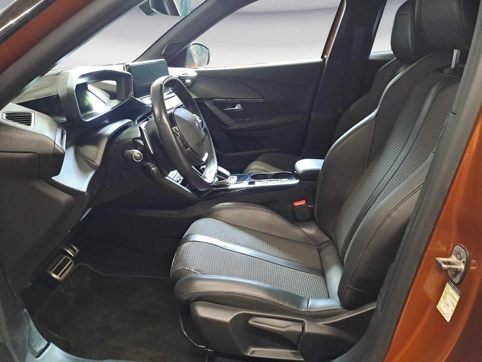 Peugeot 2008 BlueHDi 130 Allure GT-Line - Samsaru's Car Outlet