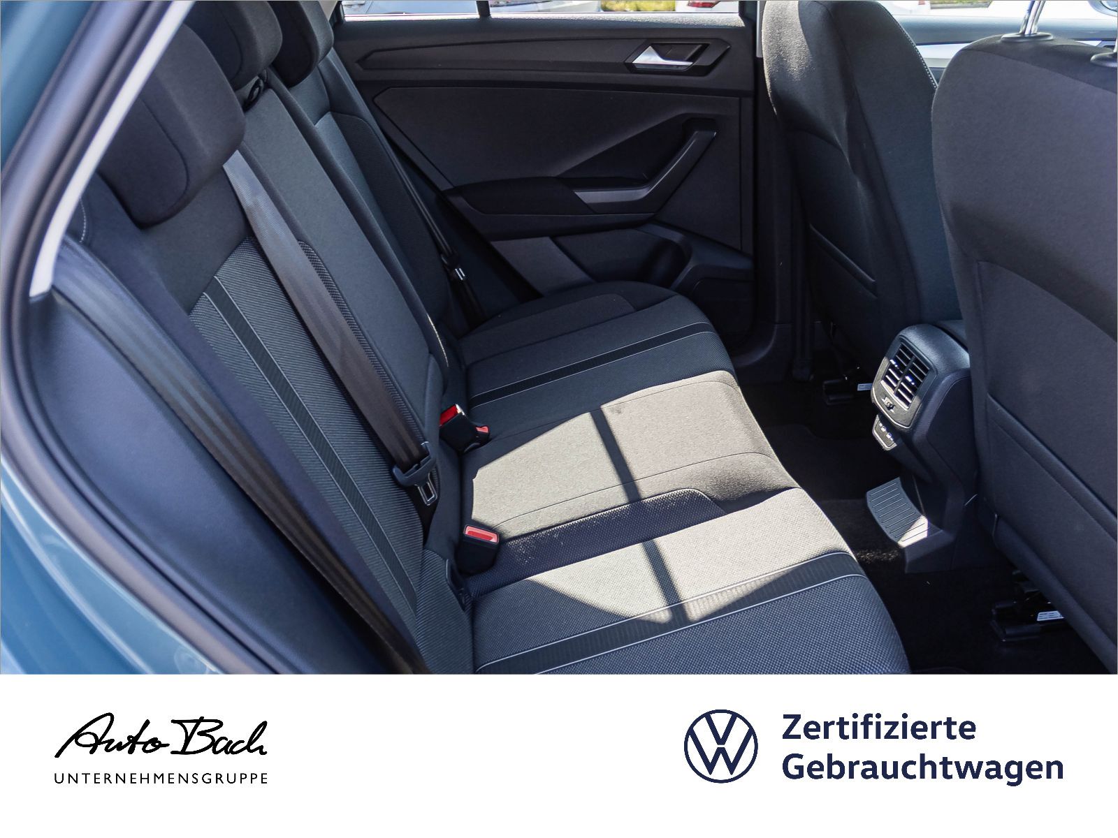 Volkswagen T-Roc 1.0 TSI Life - Samsaru's Car Outlet