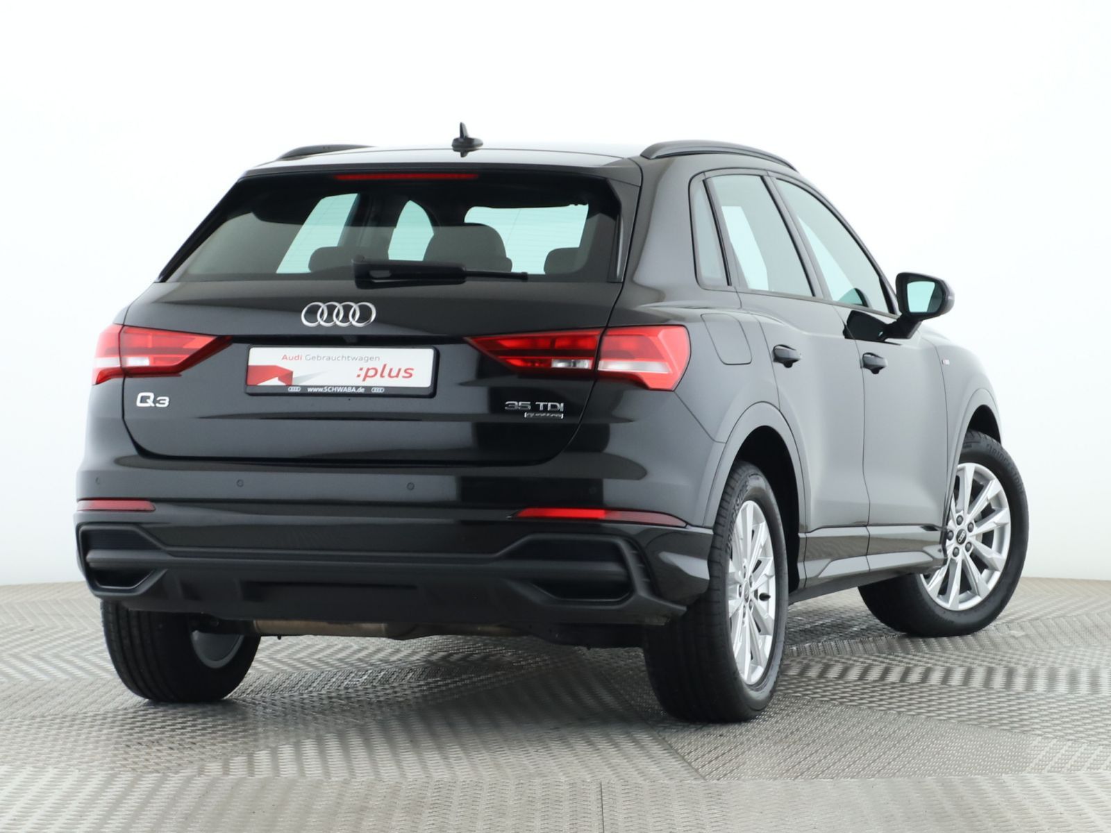 Audi Q3 S line 35 TDI quattro - Samsaru's Car Outlet