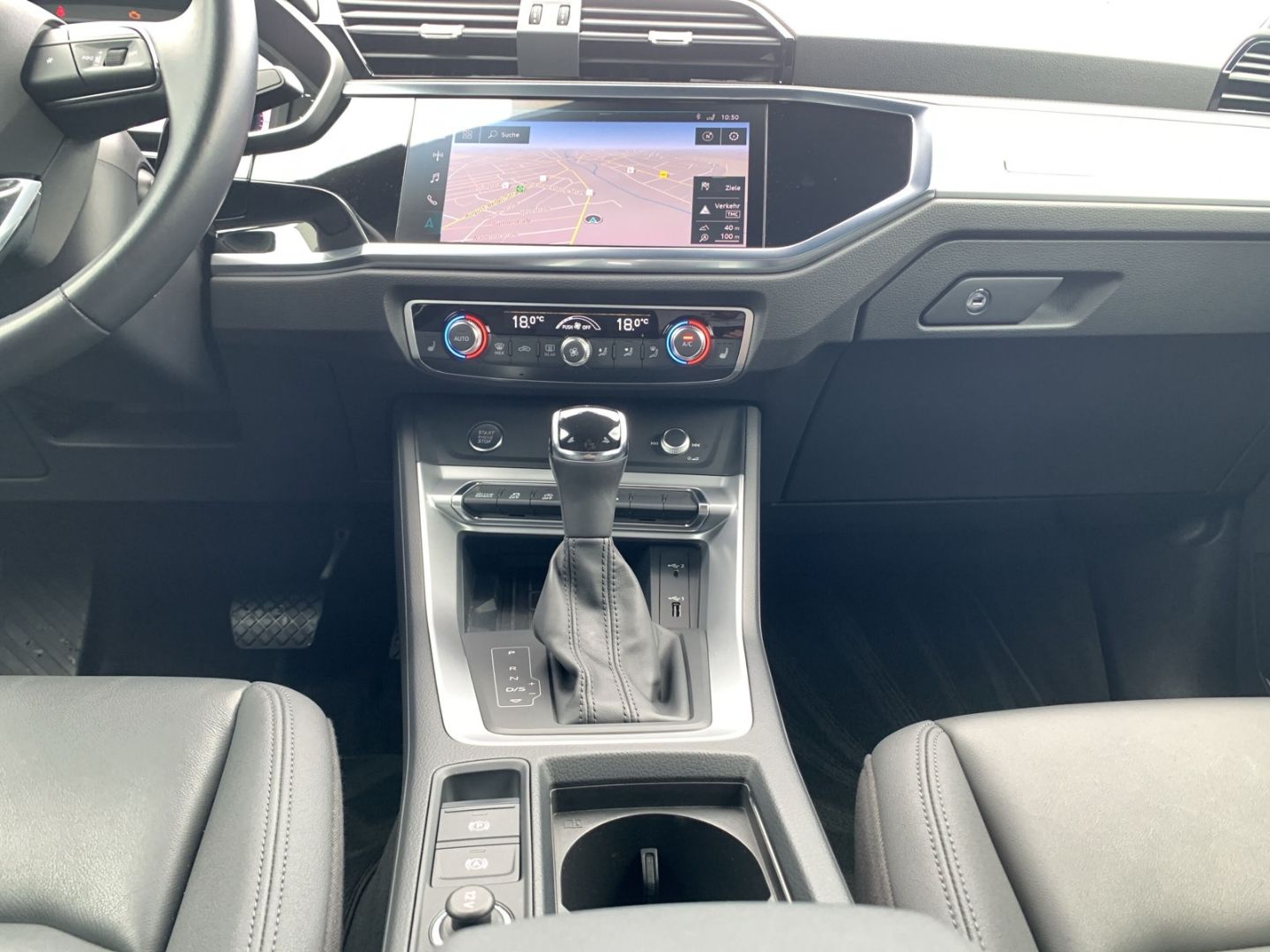 Audi Q3 45 TFSI quattro advanced - Samsaru's Car Outlet