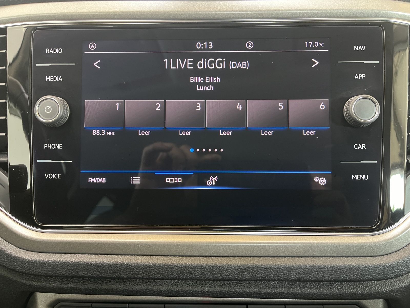 Volkswagen T-Roc 2.0 TDI Style - Samsaru's Car Outlet