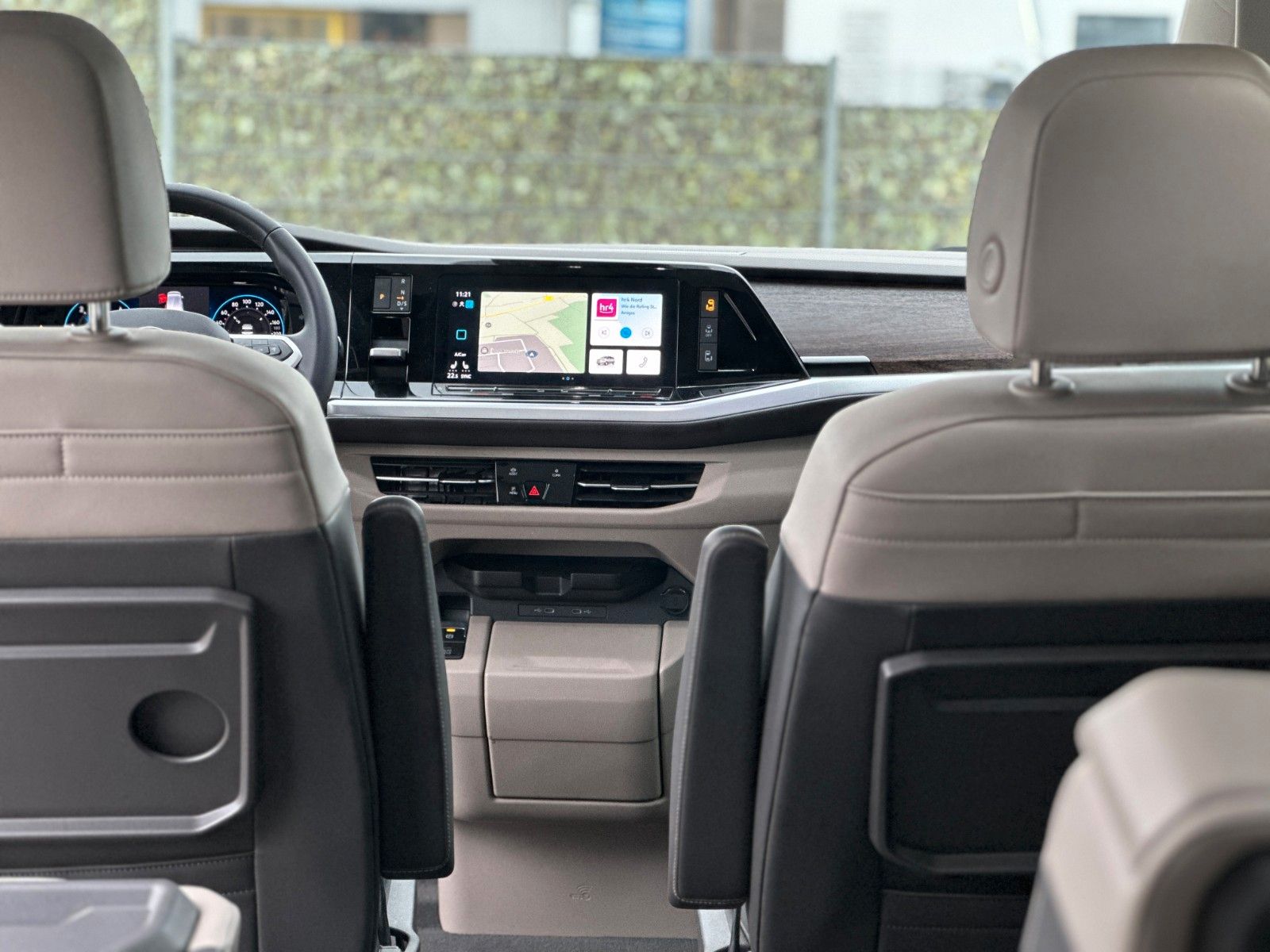 Volkswagen T7 Multivan - Samsaru's Car Outlet