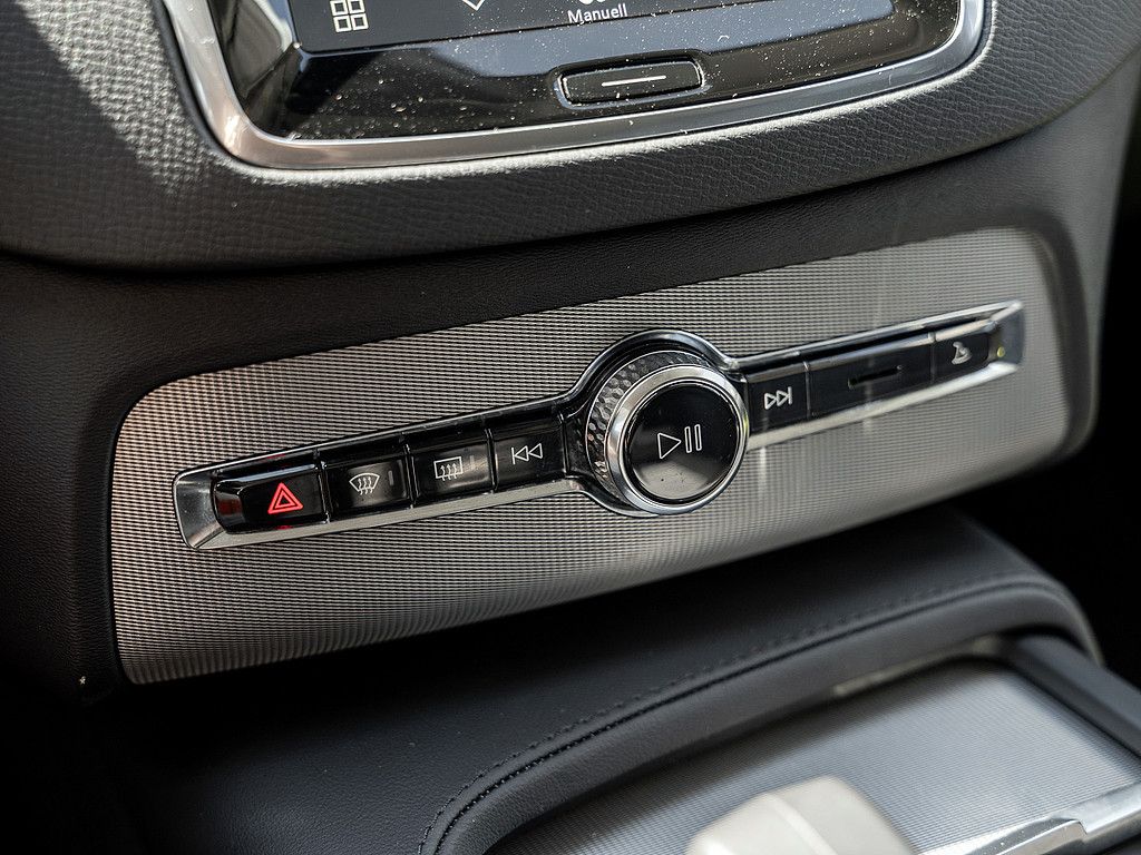 Volvo XC90 T8 AWD Core AHK RÜCKFAHRKAMERA H/K