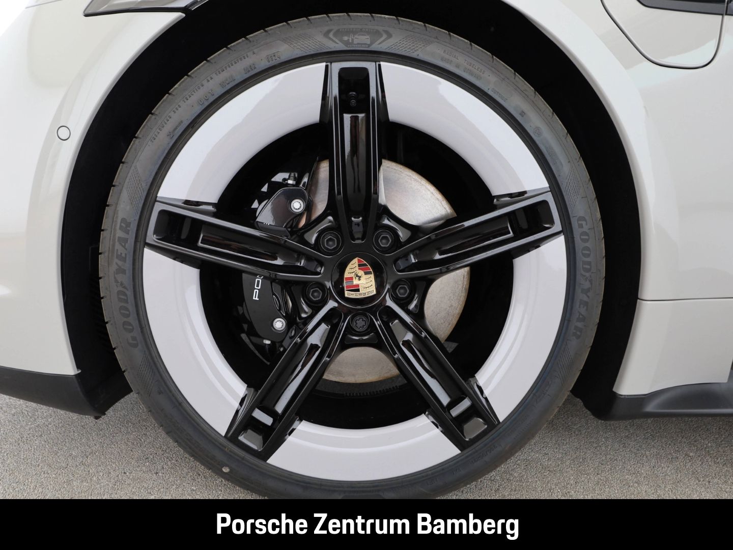 Porsche Taycan 4S ST/ 21 Zoll/ Head Up/ Inno-Drive/ Krei