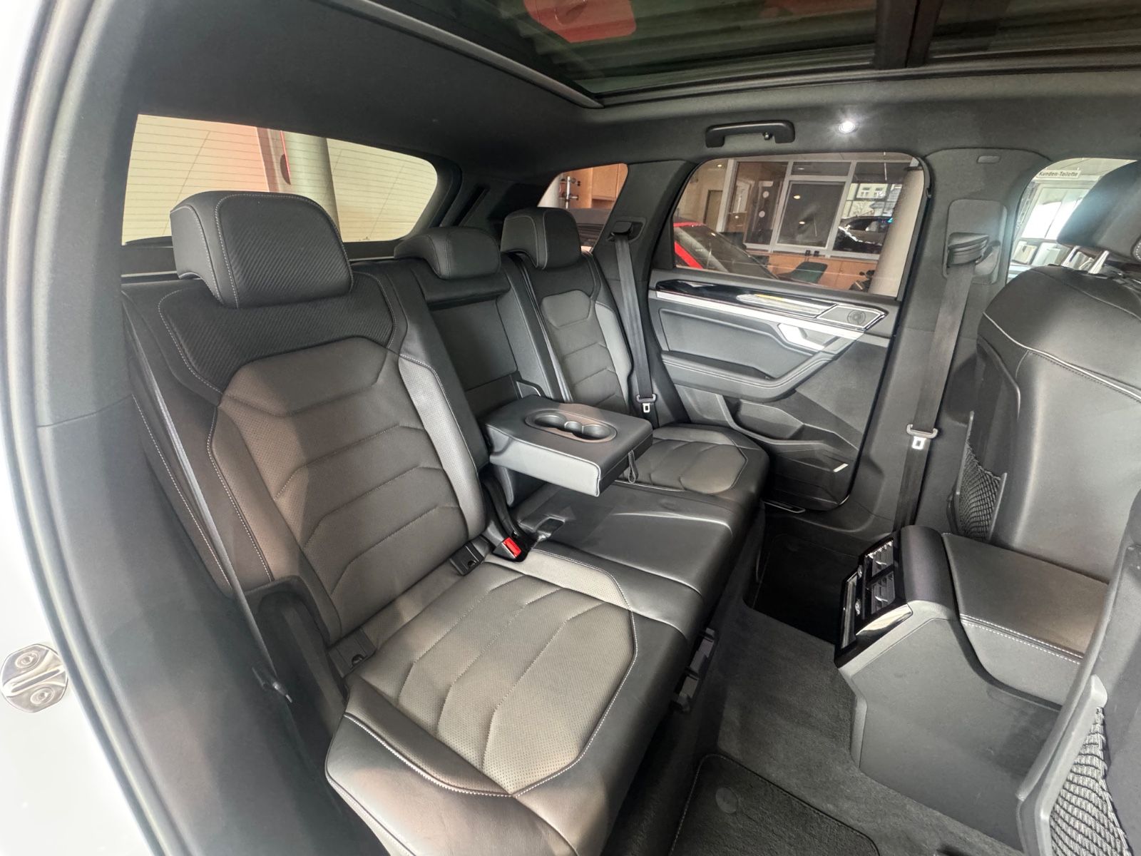 Volkswagen Touareg R-Line Pano IQ LIGHT Exterieur Black Sty