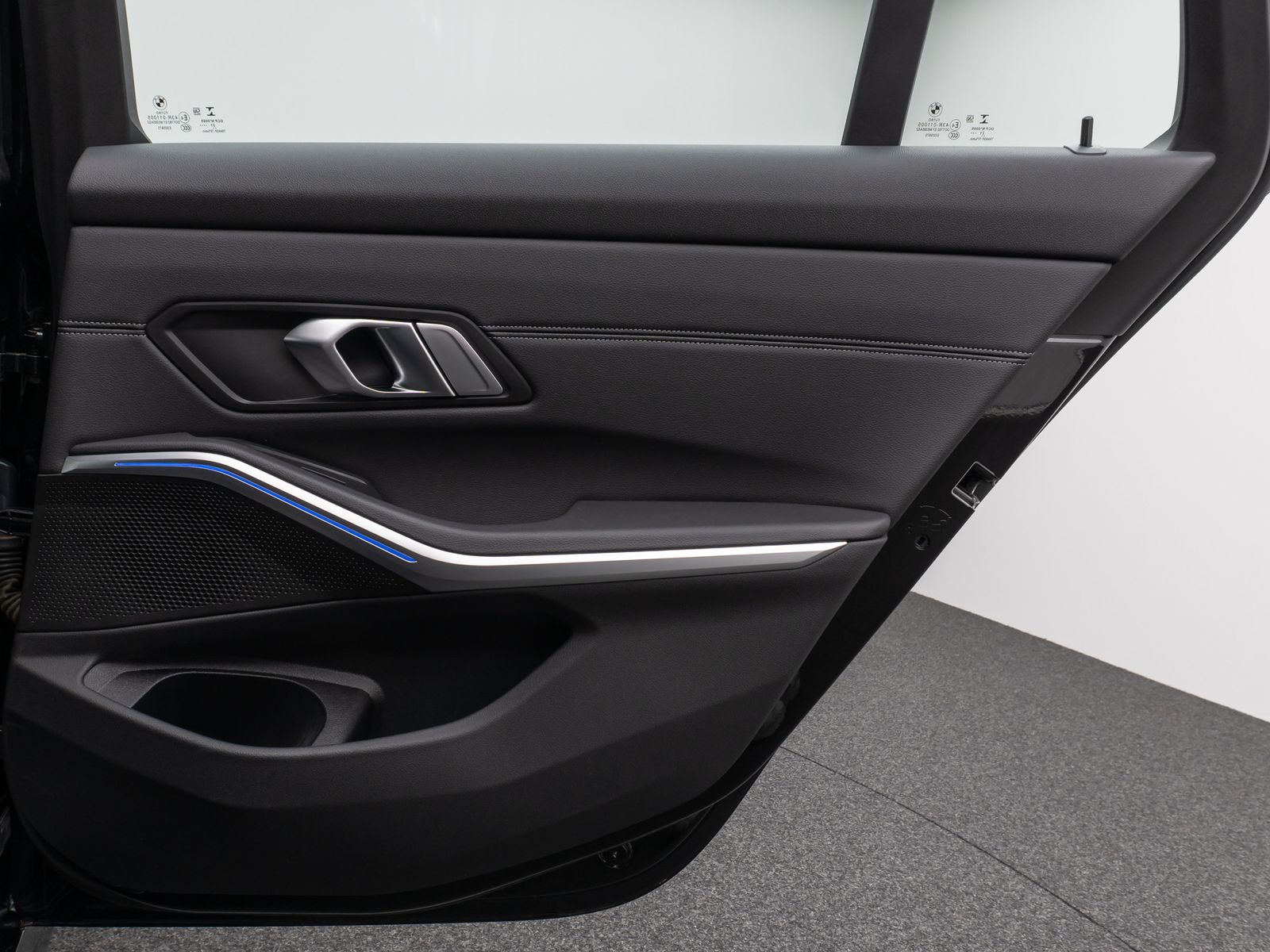 BMW 320d SportLine - Samsaru's Car Outlet