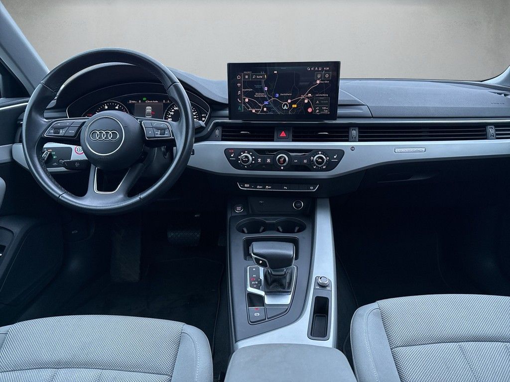 Audi A4 Lim. advanced 40 TDI quattro S tronic *Navi*
