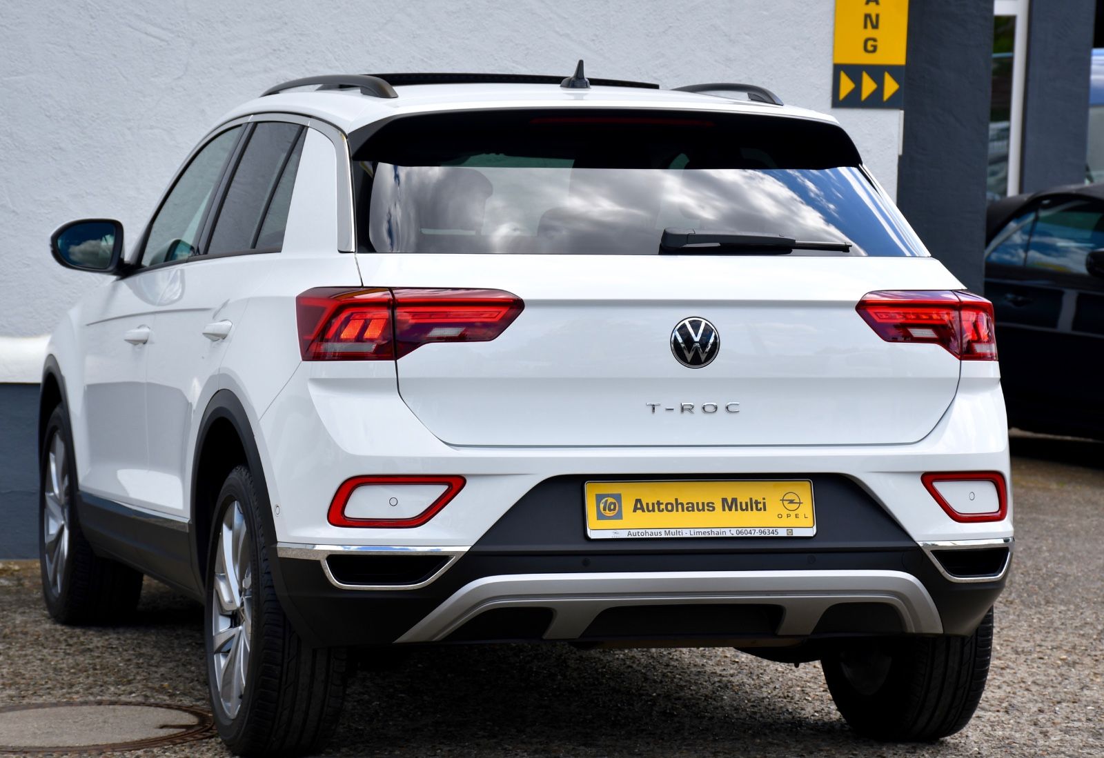 Volkswagen T-Roc Style - Samsaru's Car Outlet