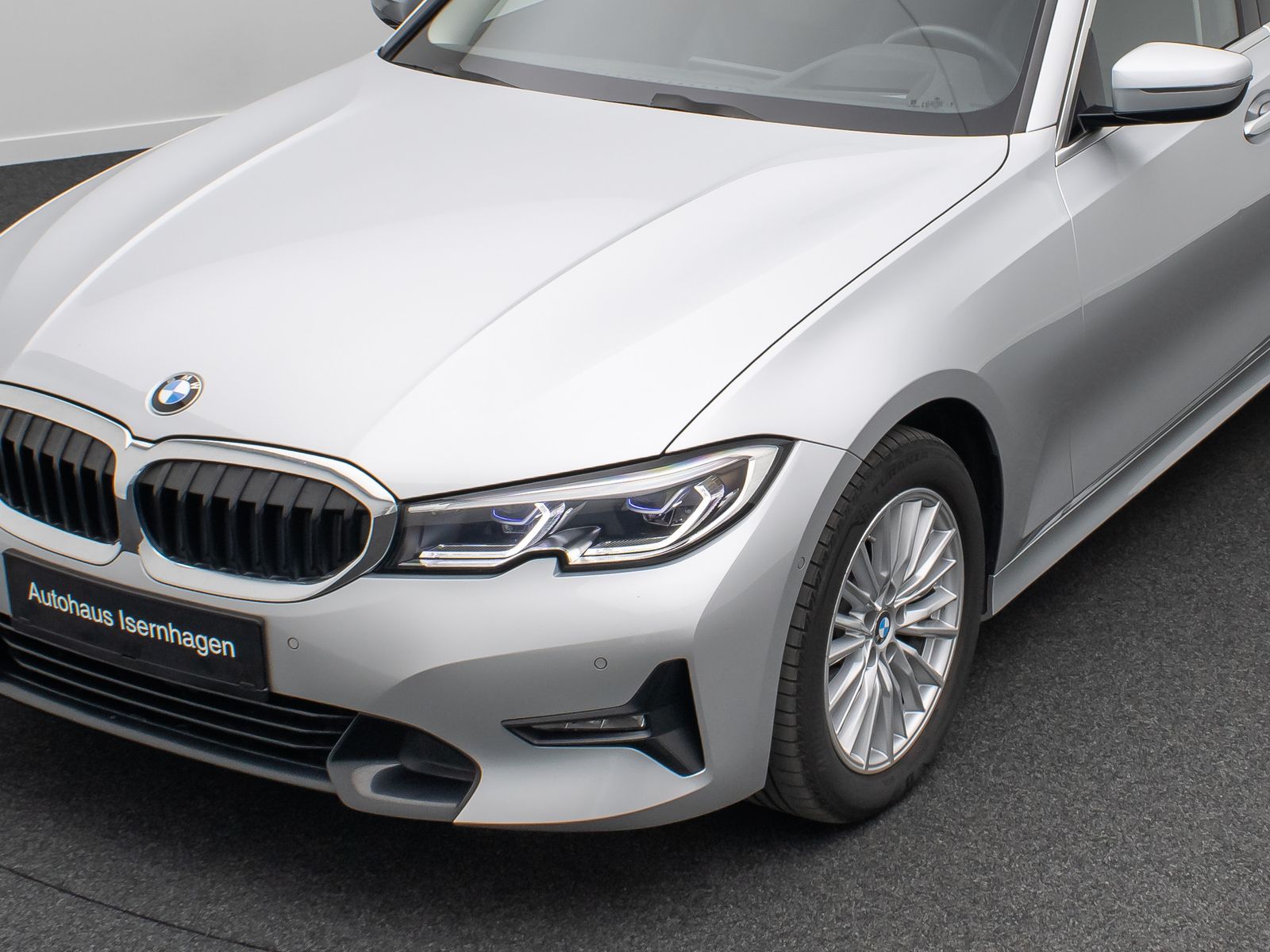 BMW 320d SportLine - Samsaru's Car Outlet