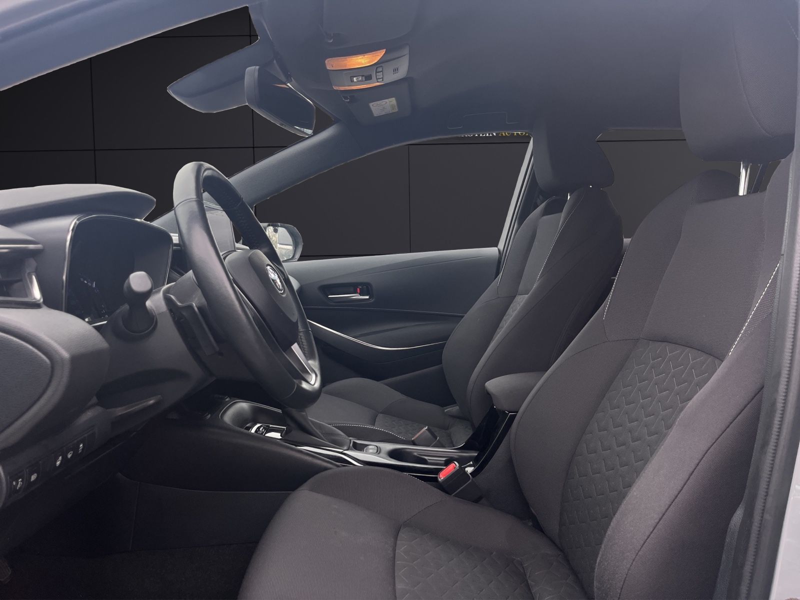 Toyota Corolla Touring / Sports Hybrid - Samsaru's Car Outlet