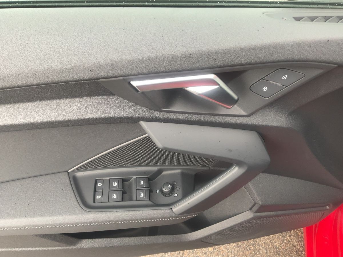 Audi A3 Limousine 35 TDI S-TR ADVANCED PDC+GRA+SHZ+18