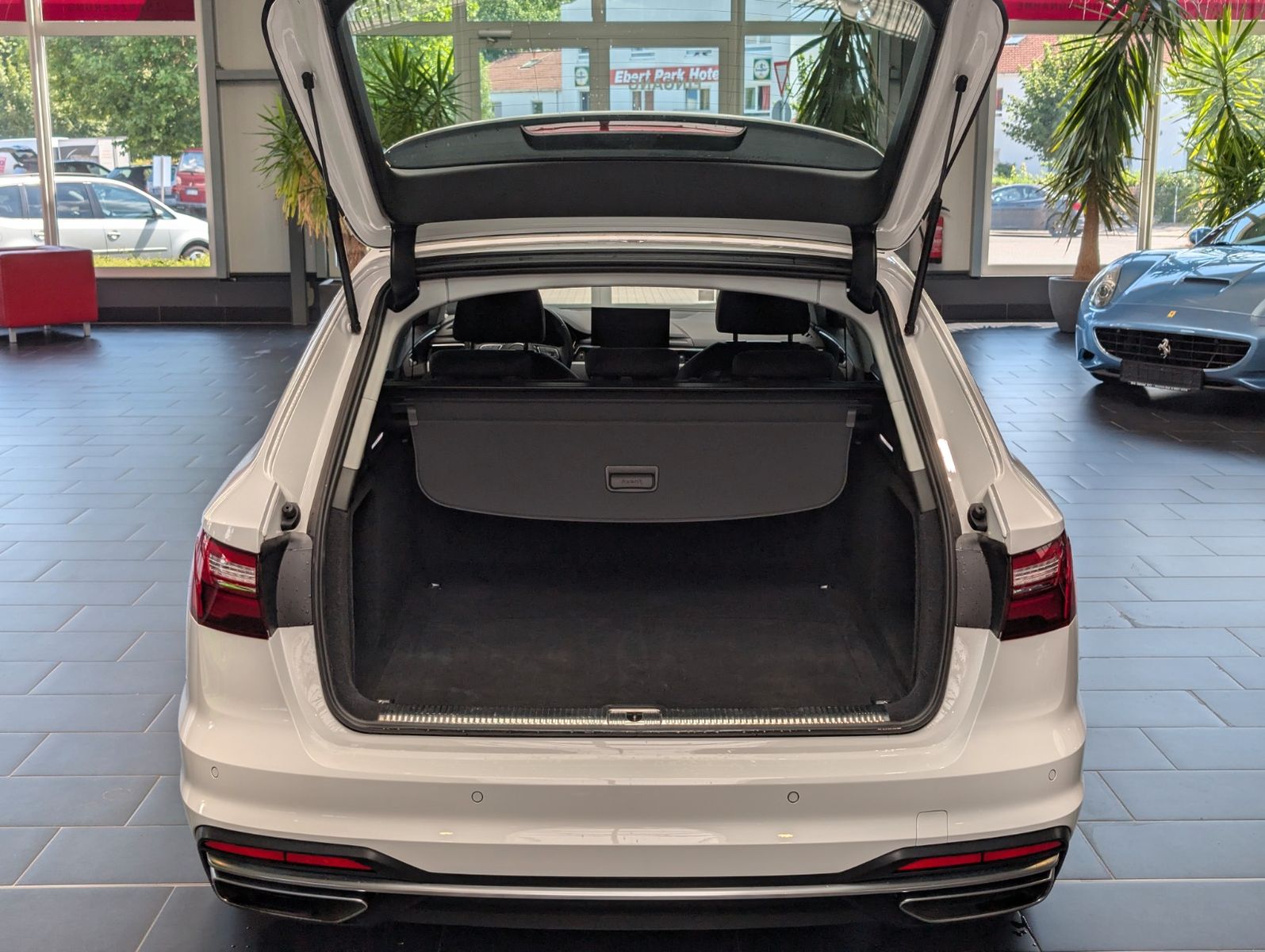 Audi A4 Avant 35 TDI S tronic advanced - Samsaru's Car Outlet