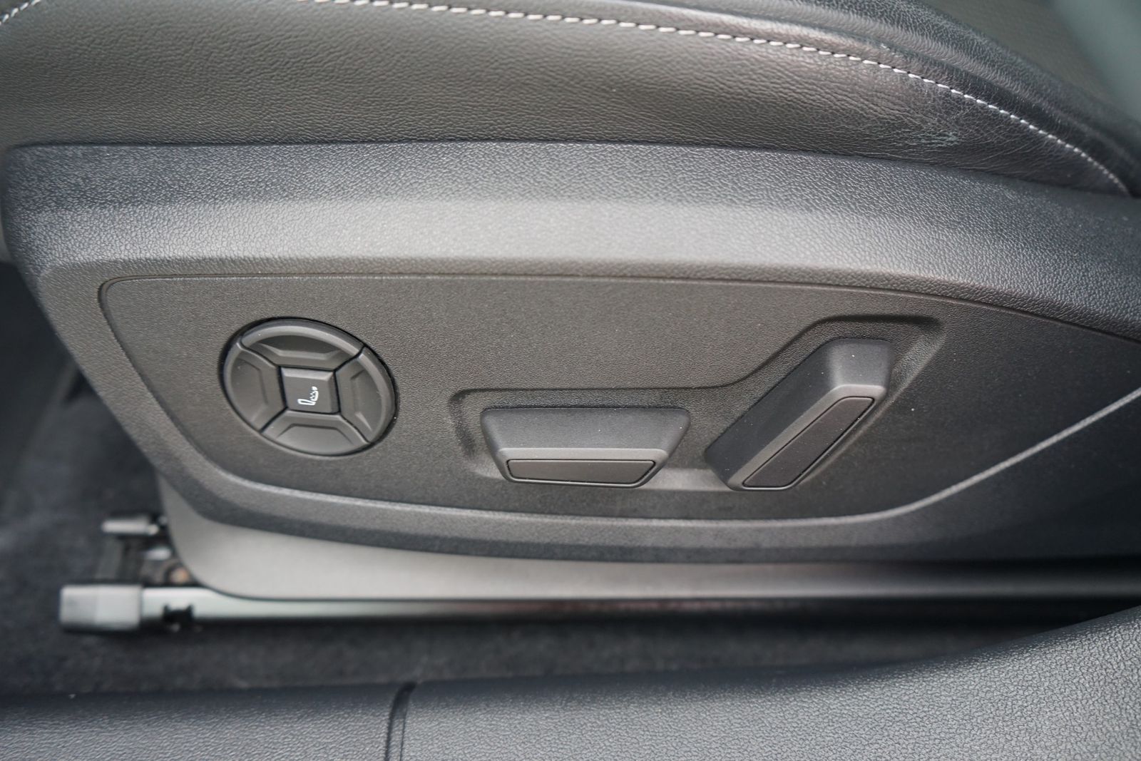 Audi A3 35 TDI Sportback S-Line S-Tronic LED Navi PDC